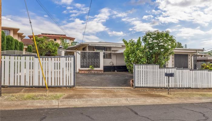 94-365  Kahuapaa Place Waipahu Triangle, Waipahu home - photo 1 of 17