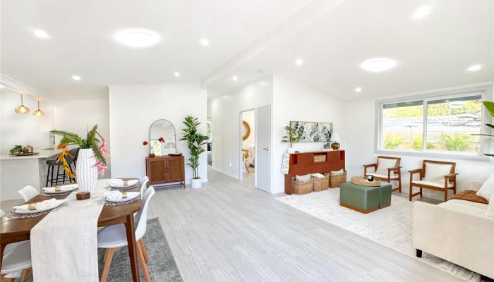 95-092  Waipuka Street Waipio Acres/waikalani Woodlands, Central home - photo 1 of 17