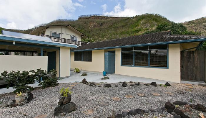 970  Apokula Street Keolu Hills, Kailua home - photo 1 of 13