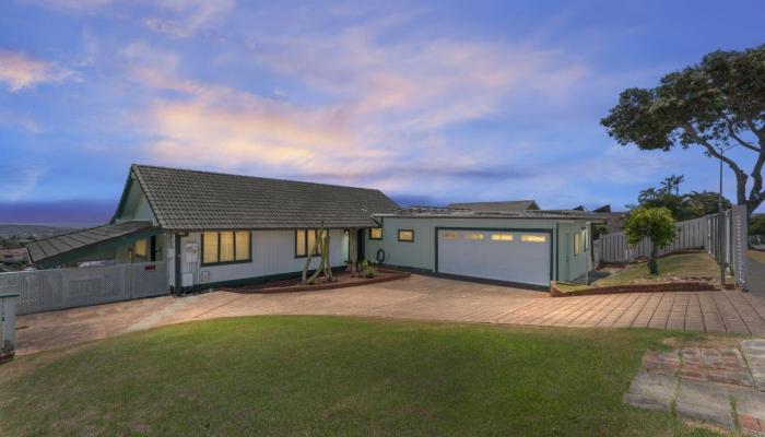 98-1055  Kaonohi Street Pearlridge, PearlCity home - photo 1 of 1