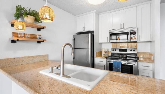 Pearl 1 condo # 10C, Aiea, Hawaii - photo 1 of 16