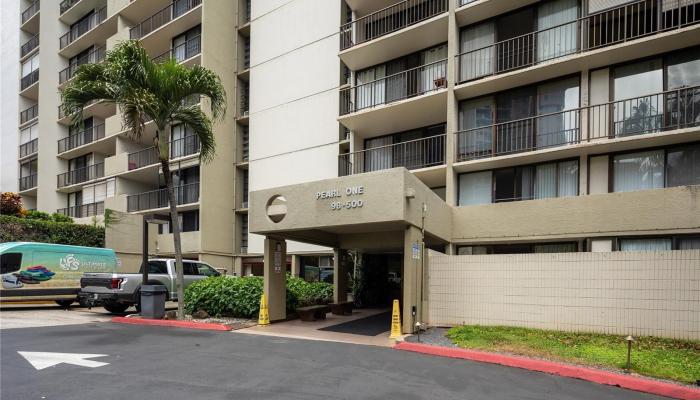 Pearl 1 condo # 3E, Aiea, Hawaii - photo 1 of 1