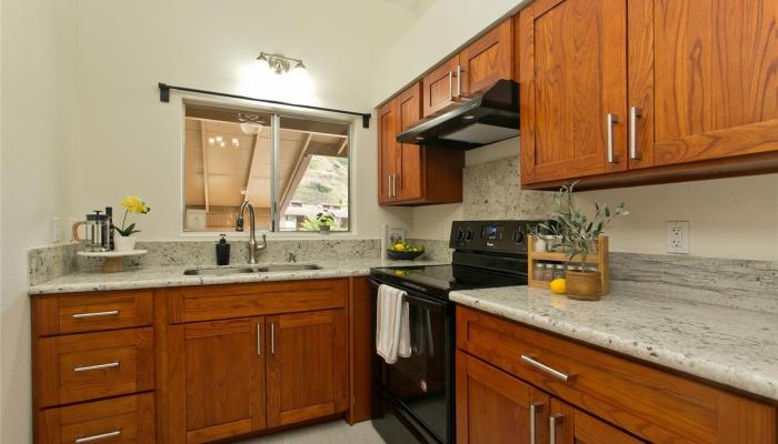 Newtown Estates Community Association townhouse # 8A2, Aiea, Hawaii - photo 1 of 1