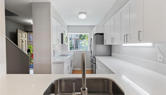 Harbor Pointe condo # 403, Aiea, Hawaii - photo 1 of 25