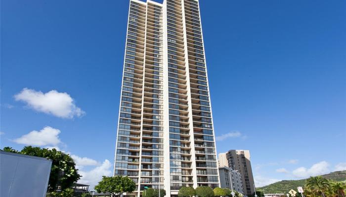 Franklin Towers condo # 37B, Honolulu, Hawaii - photo 1 of 16