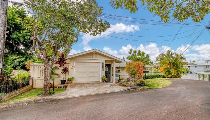99-139  Heen Way Aiea Heights, PearlCity home - photo 1 of 1